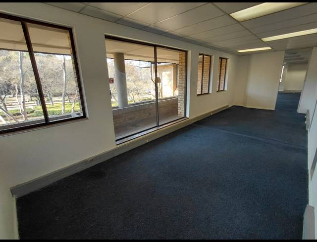 185M² OFFICE TO LET IN VORNA VALLEY